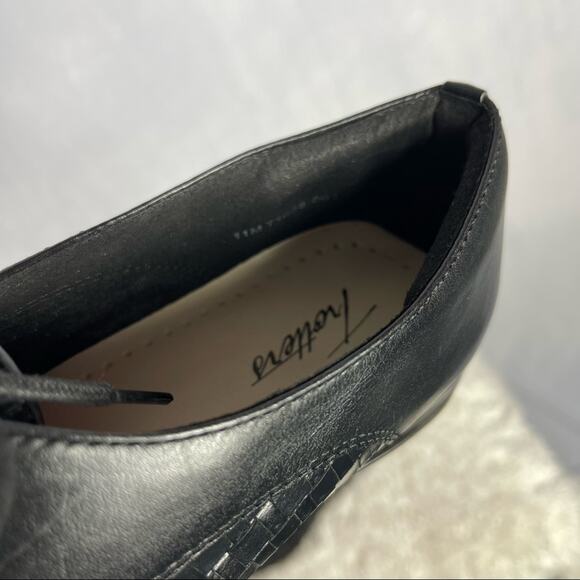 Trotters Lizzie Woven Oxfords - Picture 10 of 13